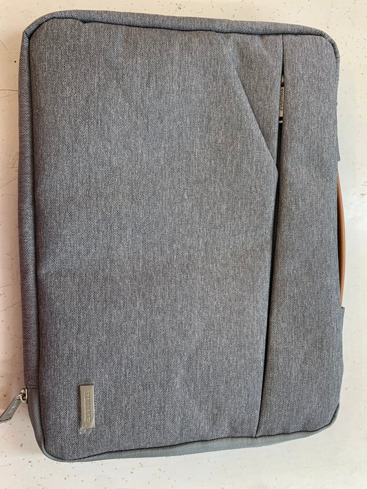 Tablet/small laptop bag